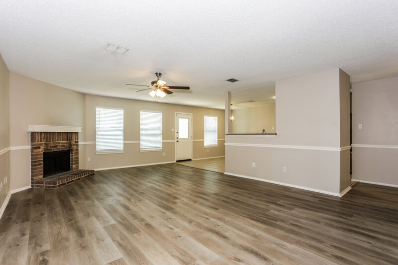 1,975/Mo, 1616 Deerwood Dr Rockwall, TX 75032 Living Room View 3
