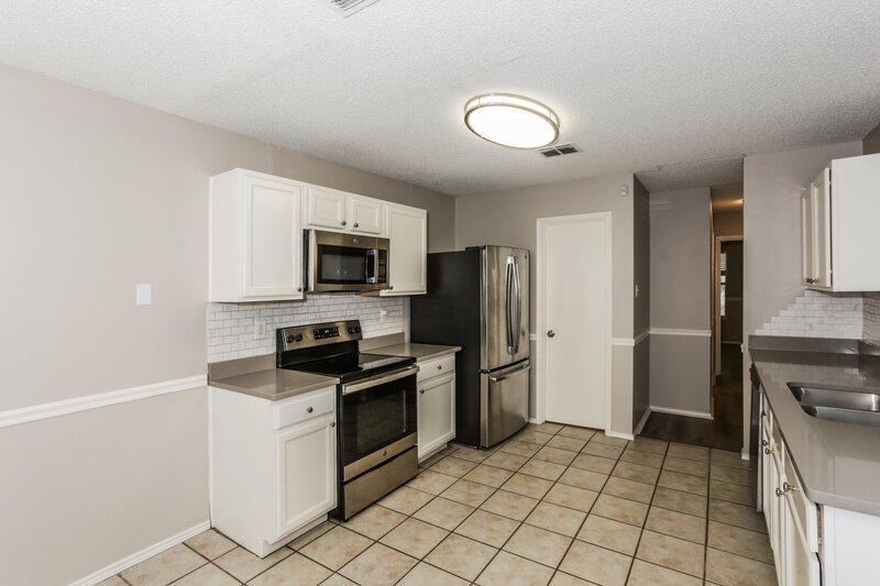 1,975/Mo, 1616 Deerwood Dr Rockwall, TX 75032 Kitchen View