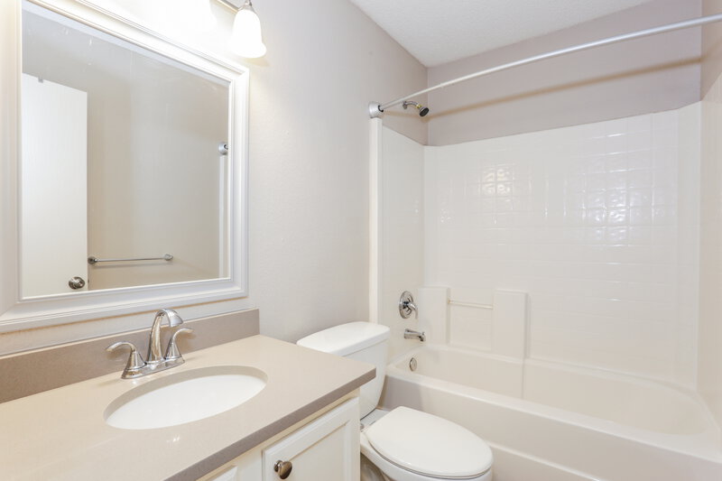 1,975/Mo, 1616 Deerwood Dr Rockwall, TX 75032 Bathroom View