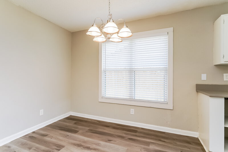 0/Mo, 411 Creekmeadow Ln Lewisville, TX 75067 Dining Room View