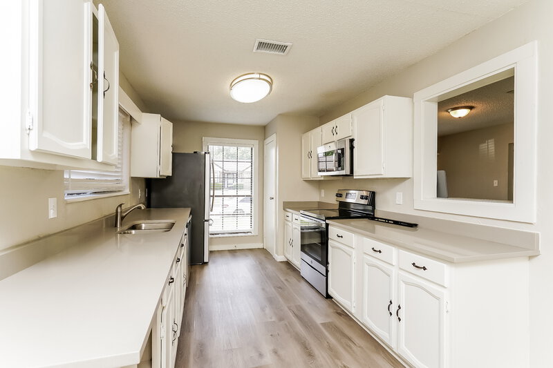 0/Mo, 411 Creekmeadow Ln Lewisville, TX 75067 Kitchen View 2