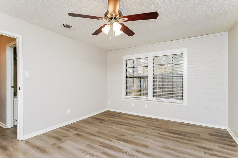 0/Mo, 411 Creekmeadow Ln Lewisville, TX 75067 Bedroom View 4