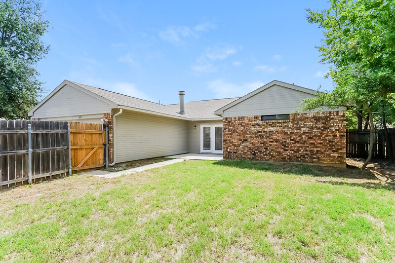 0/Mo, 411 Creekmeadow Ln Lewisville, TX 75067 Rear View 2