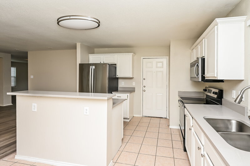 2,180/Mo, 10108 Chapel Oak Trail Fort Worth, TX 76116 Kitchen View 2