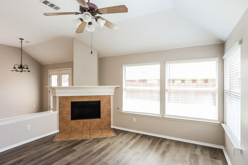 2,245/Mo, 9113 Nightingale Dr Fort Worth, TX 76123 Family Room View