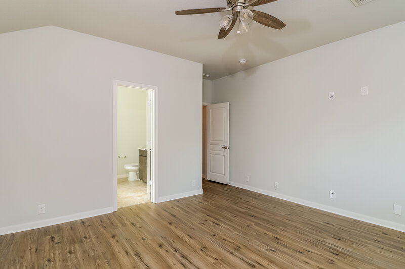 2,540/Mo, 816 Cloverwood Dr Crowley, TX 76036 Main Bedroom View 2