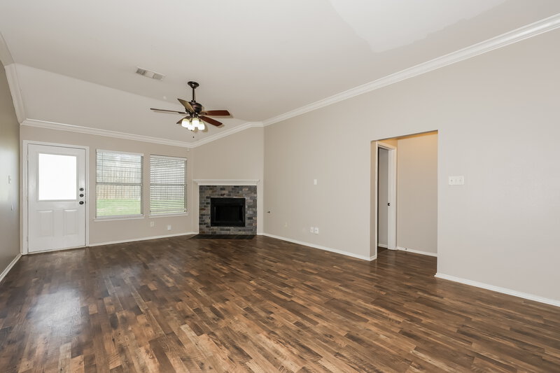 2,110/Mo, 1300 Maple Terrace Dr Mansfield, TX 76063 Living Room View