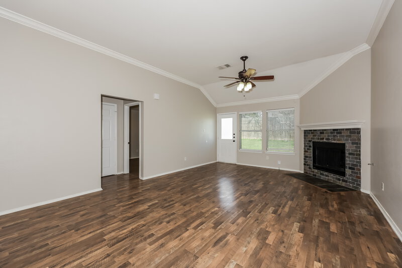 2,110/Mo, 1300 Maple Terrace Dr Mansfield, TX 76063 Living Room View 2