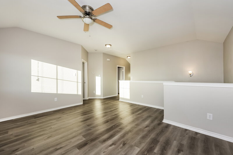 2,160/Mo, 316 Cameron Hill Pt Fort Worth, TX 76134 Living Room View 2