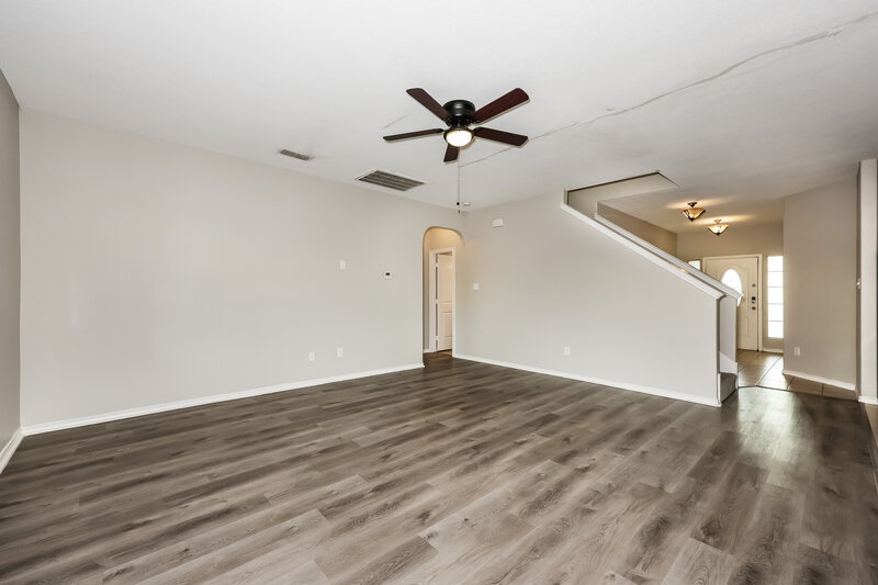 2,160/Mo, 316 Cameron Hill Pt Fort Worth, TX 76134 Living Room View 3