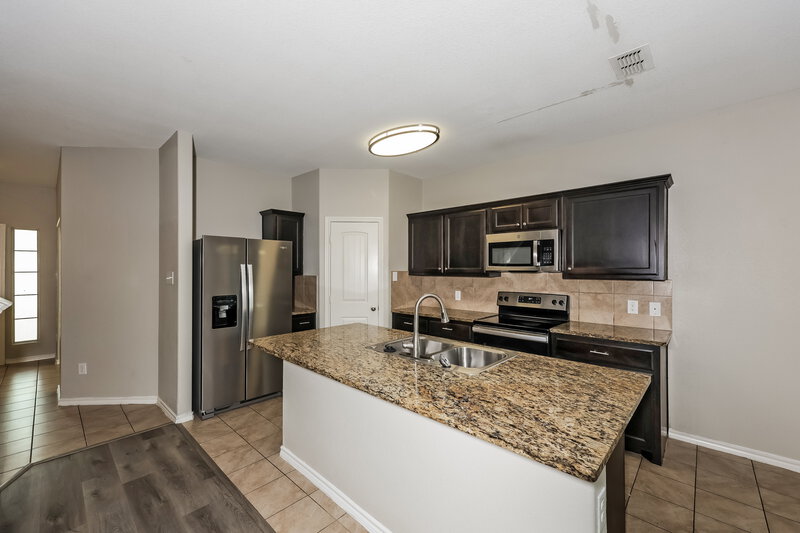 2,160/Mo, 316 Cameron Hill Pt Fort Worth, TX 76134 Kitchen View 2