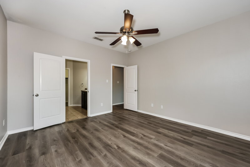 2,160/Mo, 316 Cameron Hill Pt Fort Worth, TX 76134 Main Bedroom View 2