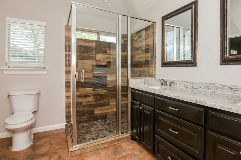 2,210/Mo, 5900 Ravenya St Fort Worth, TX 76179 Main Bathroom View