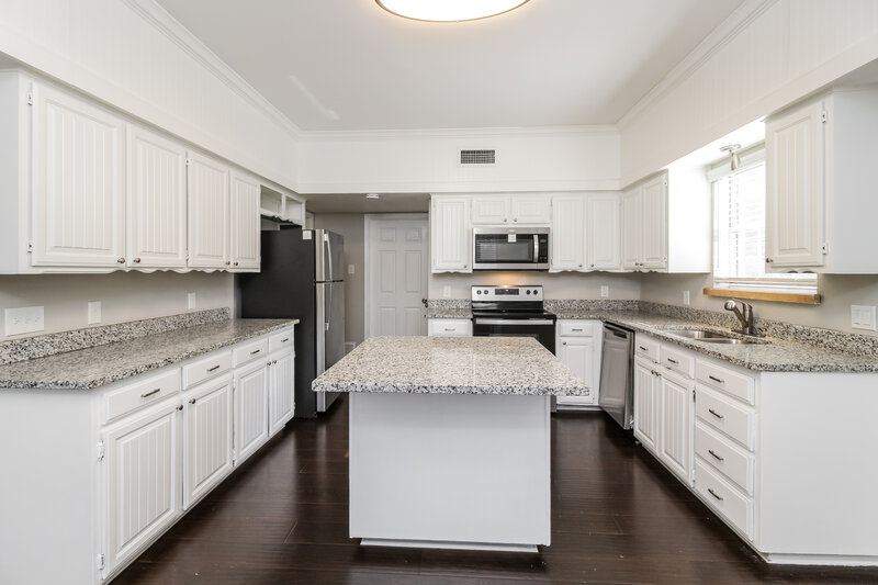 2,460/Mo, 6737 Moss Ln North Richland Hills, TX 76182 Kitchen View 2
