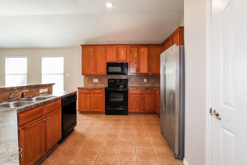 1,900/Mo, 1420 Eufemia Dr Denton, TX 76207 Kitchen View 2