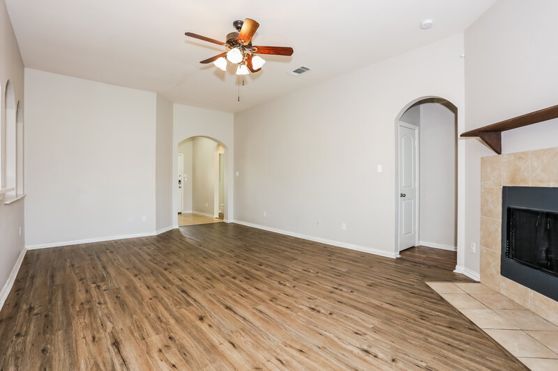 2,015/Mo, 1225 Camden Yard Dr Burleson, TX 76028 Living Room View 3