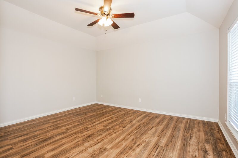 2,015/Mo, 1225 Camden Yard Dr Burleson, TX 76028 Main Bedroom View