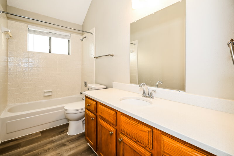2,375/Mo, 2508 Widgeon Way Mesquite, TX 75181 Bathroom View