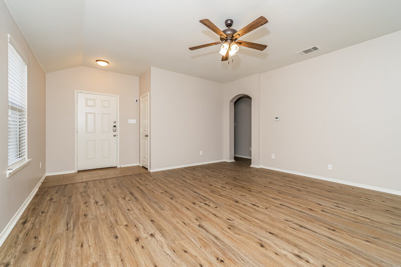 2,400/Mo, 2128 Forest Meadow Dr Princeton, TX 75407 Living Room View 2