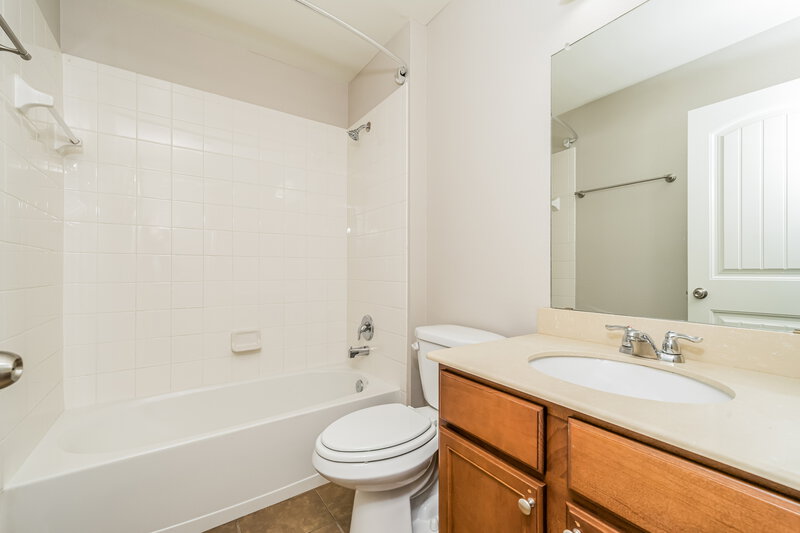 2,400/Mo, 2128 Forest Meadow Dr Princeton, TX 75407 Bathroom View