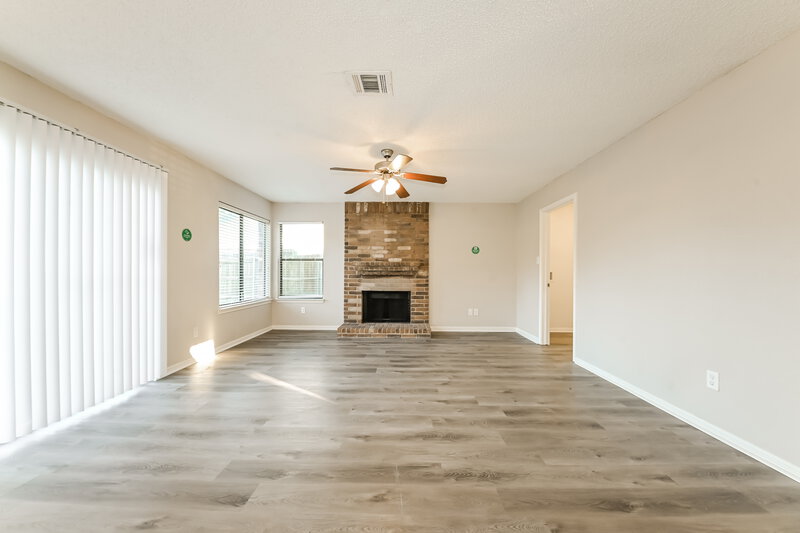 2,500/Mo, 4110 Briton Ct Grand Prairie, TX 75052 Living Room View
