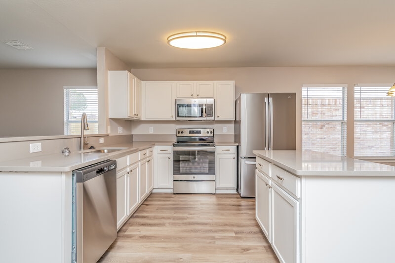 2,495/Mo, 2728 Prairie Creek Dr McKinney, TX 75071 Kitchen View 2