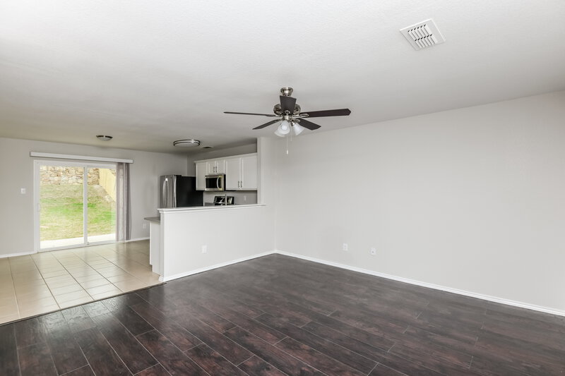 2,075/Mo, 3140 Middleview Rd Fort Worth, TX 76108 Living Room View 2