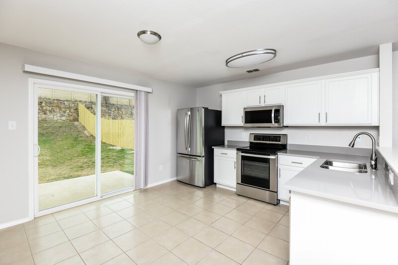 2,075/Mo, 3140 Middleview Rd Fort Worth, TX 76108 Kitchen View