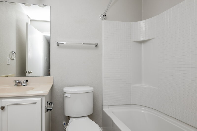 2,075/Mo, 3140 Middleview Rd Fort Worth, TX 76108 Bathroom View 2