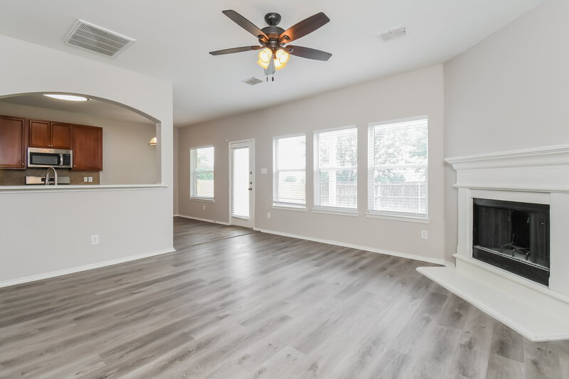 3,035/Mo, 8103 Guadalupe Rd Arlington, TX 76002 Living Room View