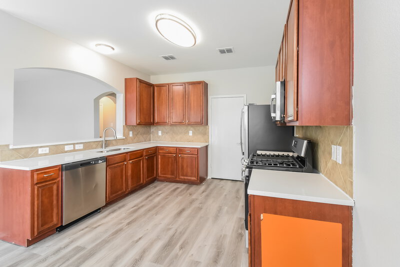 3,035/Mo, 8103 Guadalupe Rd Arlington, TX 76002 Kitchen View 2