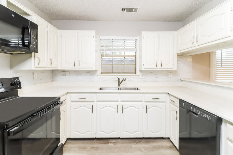 2,210/Mo, 815 Cornfield Dr Arlington, TX 76017 Misc View 7