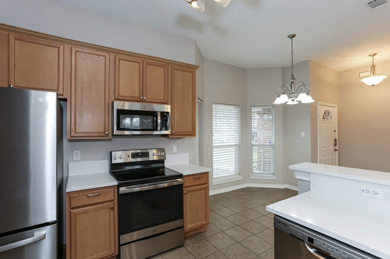 2,205/Mo, 417 Mara Ln Red Oak, TX 75154 Kitchen View 2