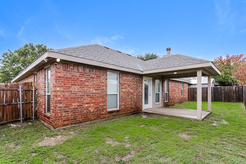 2,205/Mo, 417 Mara Ln Red Oak, TX 75154 Rear View