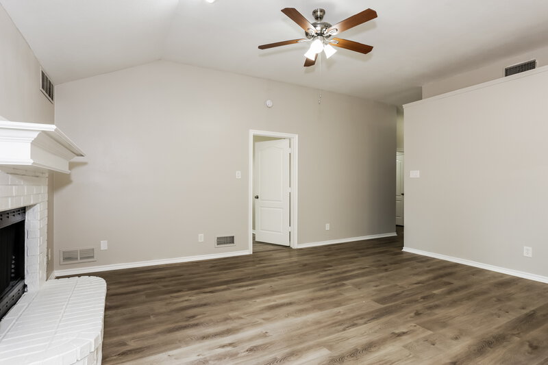 2,095/Mo, 6841 Black Wing Dr Fort Worth, TX 76137 Living Room View 3