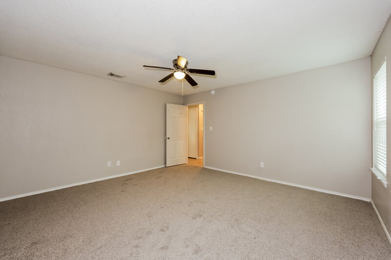 2,010/Mo, 6214 Big Springs Dr Arlington, TX 76001 Main Bedroom View 2
