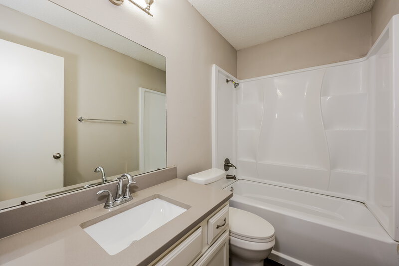 2,010/Mo, 6214 Big Springs Dr Arlington, TX 76001 Bathroom View