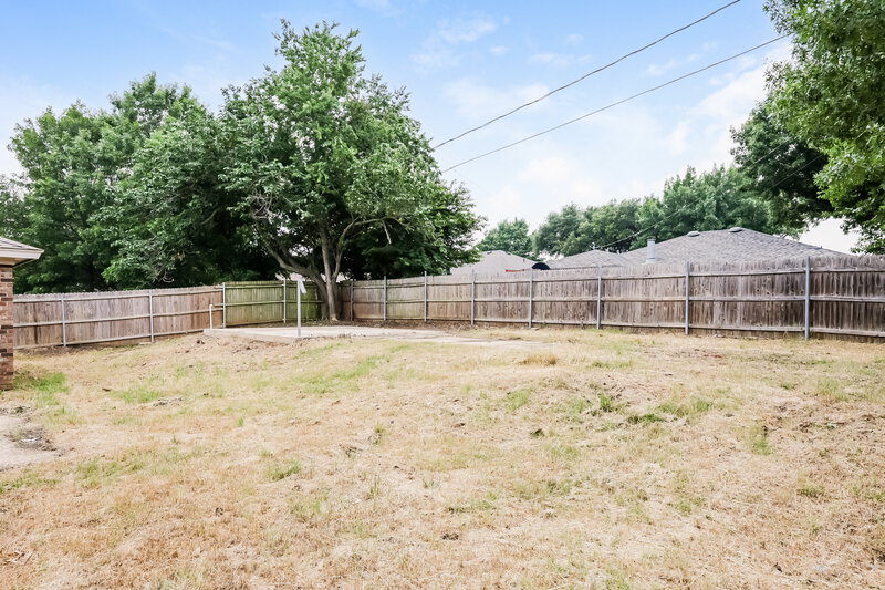 2,010/Mo, 6214 Big Springs Dr Arlington, TX 76001 Rear View 2