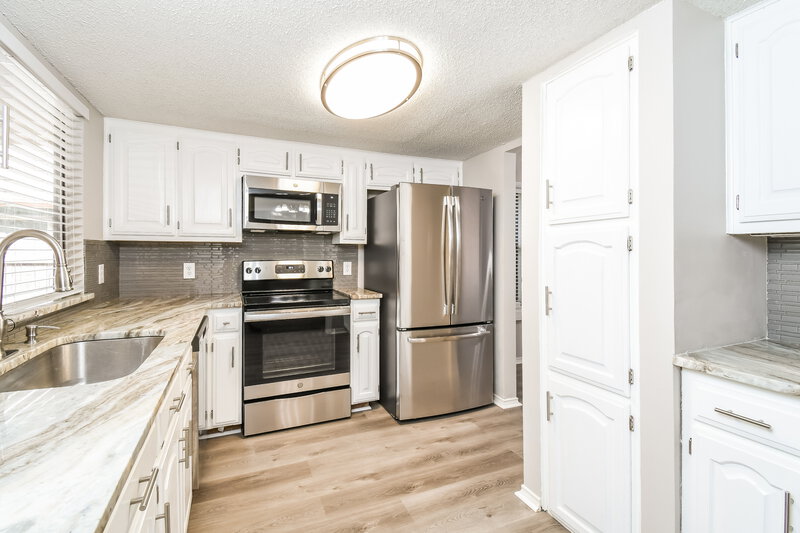 2,300/Mo, 4204 Rye Glen Dr Arlington, TX 76017 Kitchen View