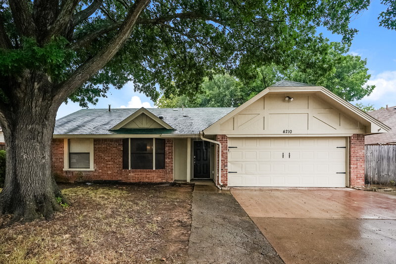 2,080/Mo, 4210 Glen Hollow Cir Arlington, TX 76016 External View