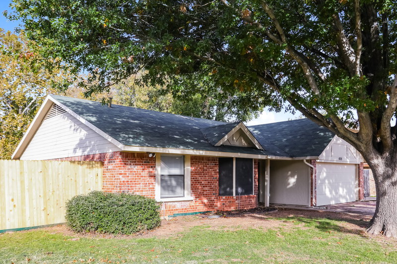 2,140/Mo, 4210 Glen Hollow Cir Arlington, TX 76016 Front View 2