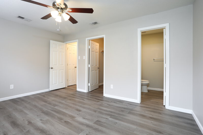 2,140/Mo, 4210 Glen Hollow Cir Arlington, TX 76016 Main Bedroom View