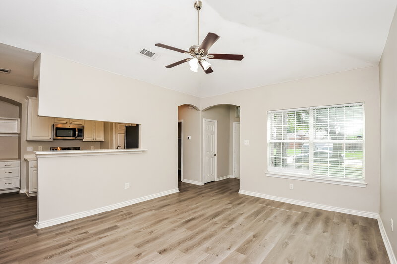 1,789/Mo, 9309 Cynthia Ct Fort Worth, TX 76140 Living Room View 2