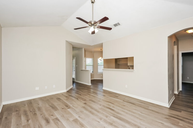 1,789/Mo, 9309 Cynthia Ct Fort Worth, TX 76140 Living Room View 3