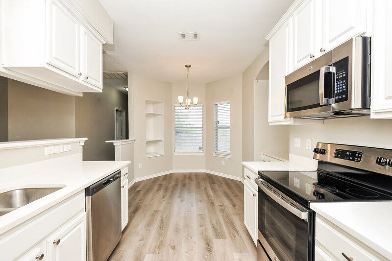 1,789/Mo, 9309 Cynthia Ct Fort Worth, TX 76140 Kitchen View 2