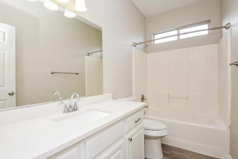 1,789/Mo, 9309 Cynthia Ct Fort Worth, TX 76140 Bathroom View