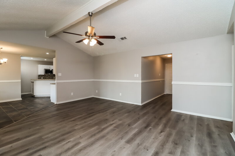 1,915/Mo, 508 Berkshire Ct Burleson, TX 76028 Living Room View