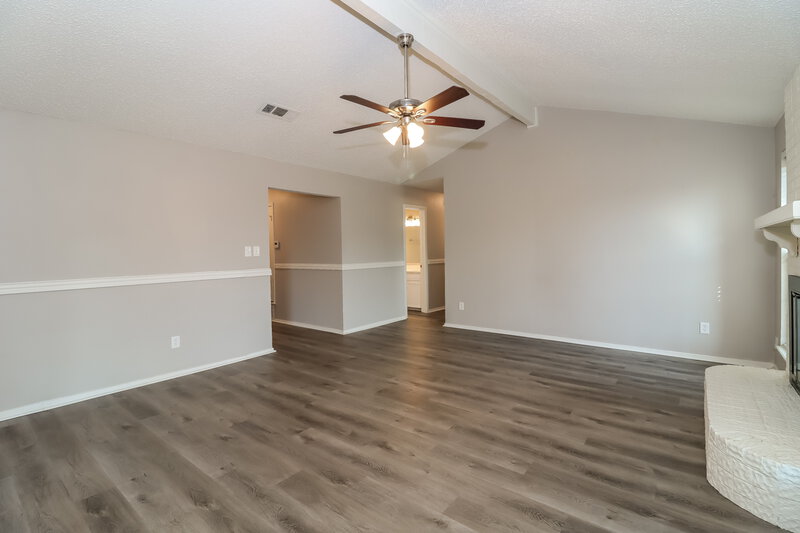 1,915/Mo, 508 Berkshire Ct Burleson, TX 76028 Living Room View 2