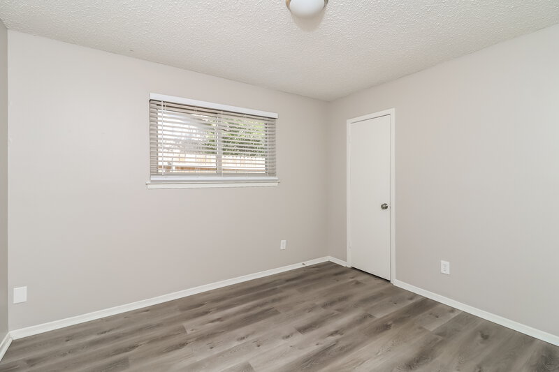 1,915/Mo, 508 Berkshire Ct Burleson, TX 76028 Main Bedroom View