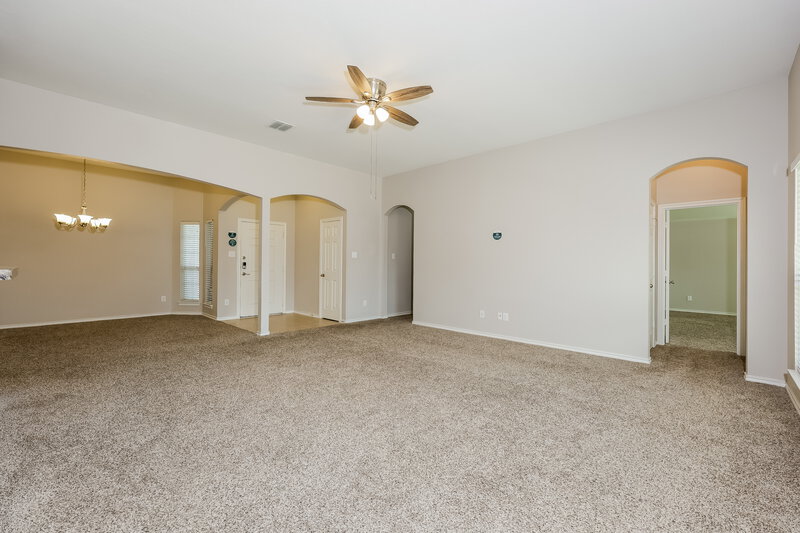 2,445/Mo, 106 Richard Ln Red Oak, TX 75154 Living Room View 3